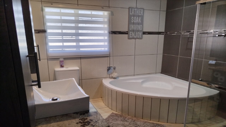 3 Bedroom Property for Sale in Vaalpark Free State